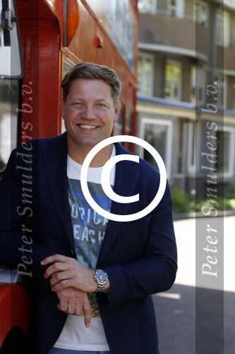 Laren 15 mei 2017
De wereld rond met 80 jarigen van sbs6 gepresenteerd door Dennis v d Geest