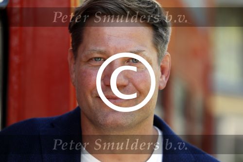 Laren 15 mei 2017
De wereld rond met 80 jarigen van sbs6 gepresenteerd door Dennis v d Geest