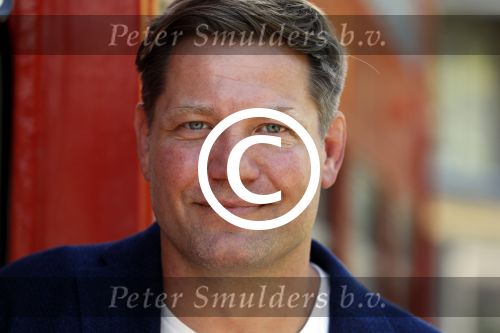 Laren 15 mei 2017
De wereld rond met 80 jarigen van sbs6 gepresenteerd door Dennis v d Geest
