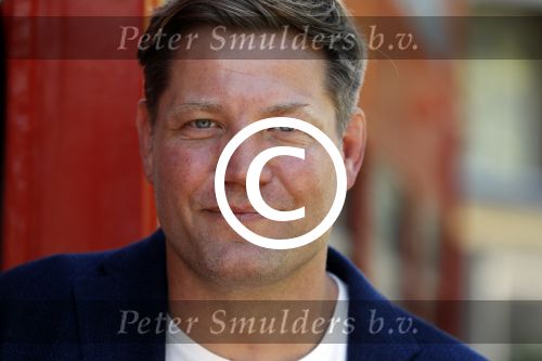Laren 15 mei 2017
De wereld rond met 80 jarigen van sbs6 gepresenteerd door Dennis v d Geest