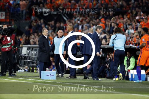 Rotterdam 9 juni 2017
Nederland - Luxemburg in de kuip . De wedstrijd dat Wesley Sneijder record international wordt en waar Ruud Gullit en Dick Advocaat voor het eerst bondscoach en assistent zijn. Yolanthe Sneijder Cabau zit op de tribune met zoons Jessey en Xess Xava