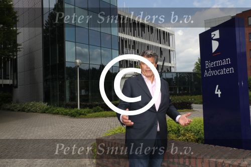 Tiel, 24 Mei 2017
Emile Ratelband bij Advocaten kantoor Bierman in Tiel.
Hun zijn de curator van het faillissement van Peter Jans Rens.