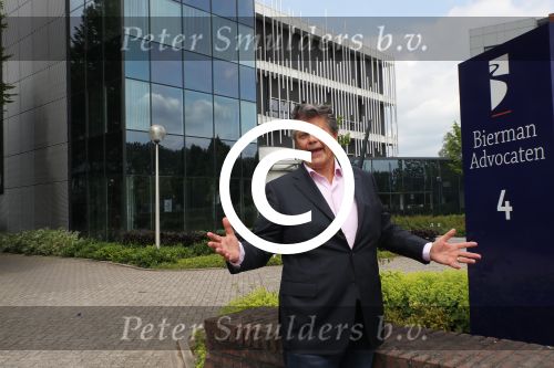 Tiel, 24 Mei 2017
Emile Ratelband bij Advocaten kantoor Bierman in Tiel.
Hun zijn de curator van het faillissement van Peter Jans Rens.