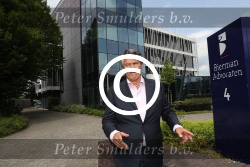 Tiel, 24 Mei 2017
Emile Ratelband bij Advocaten kantoor Bierman in Tiel.
Hun zijn de curator van het faillissement van Peter Jans Rens.