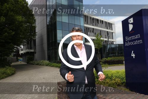 Tiel, 24 Mei 2017
Emile Ratelband bij Advocaten kantoor Bierman in Tiel.
Hun zijn de curator van het faillissement van Peter Jans Rens.