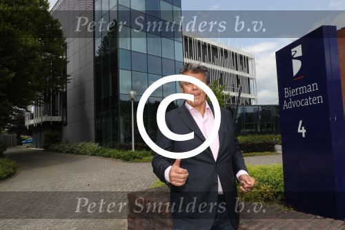 Tiel, 24 Mei 2017
Emile Ratelband bij Advocaten kantoor Bierman in Tiel.
Hun zijn de curator van het faillissement van Peter Jans Rens.