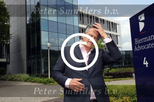 Tiel, 24 Mei 2017
Emile Ratelband bij Advocaten kantoor Bierman in Tiel.
Hun zijn de curator van het faillissement van Peter Jans Rens.