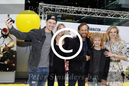 Amsterdam 17 juni 2017
Premiere Verschrikkelijke Ikke in Pathe Arena. Enzo Knol met zijn vriendin Dee spraken een stem in.