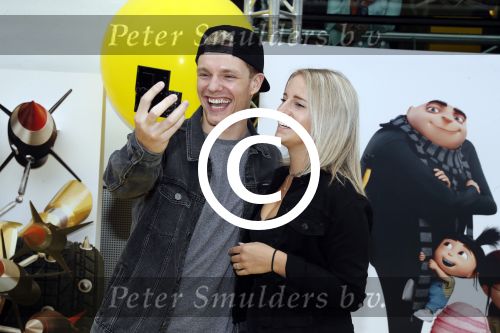 Amsterdam 17 juni 2017
Premiere Verschrikkelijke Ikke in Pathe Arena. Enzo Knol met zijn vriendin Dee spraken een stem in.