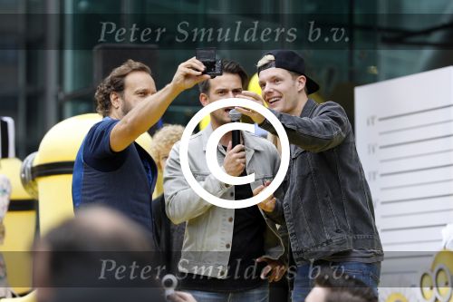 Amsterdam 17 juni 2017
Premiere Verschrikkelijke Ikke in Pathe Arena. Enzo Knol met zijn vriendin Dee spraken een stem in.