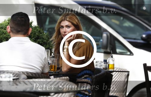 Amsterdam 15 juni 2017   
Estelle Cruijff op terras in amsterdam zuid
