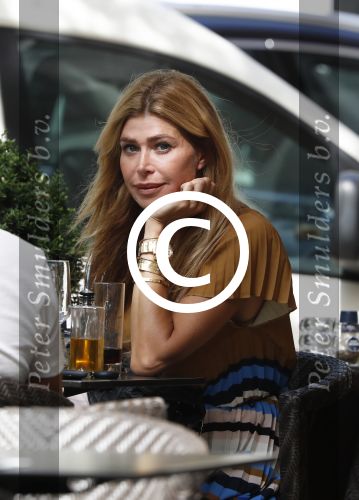 Amsterdam 15 juni 2017   
Estelle Cruijff op terras in amsterdam zuid