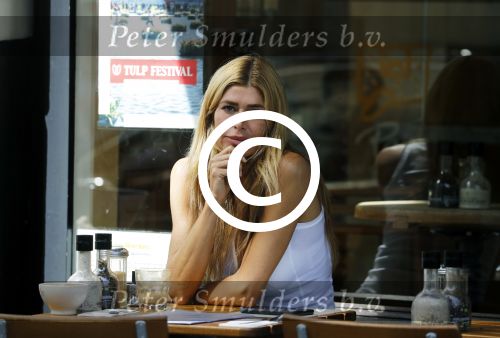 Amsterdam 23 mei 2017 
Estelle Cruijff op terras.