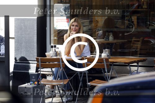 Amsterdam 23 mei 2017 
Estelle Cruijff op terras.