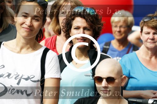 Amsterdam 17 mei 2017
Evelien de Bruijn en Bibian Mentel lopen mee in de marathon voor het Nederlands Kankerfonds (KWF). Vertrek wan bij het Antoni v Leeuwenhoek