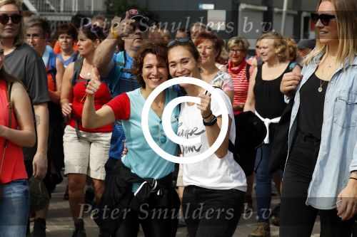 Amsterdam 17 mei 2017
Evelien de Bruijn en Bibian Mentel lopen mee in de marathon voor het Nederlands Kankerfonds (KWF). Vertrek wan bij het Antoni v Leeuwenhoek
