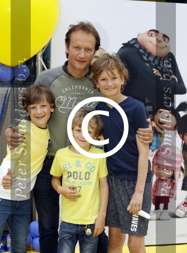Amsterdam 17 juni 2017  
Premiere verschrikkelijke ikke in pathe arena. Frank Houben met kinderen