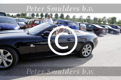 Haarzuilens 21 juni 2017
Haringparty bij kasteel de Haar. Frits Kroymans arriveert met zijn dochter in jaguar cabrio