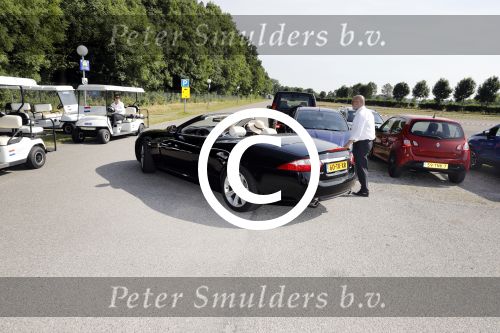 Haarzuilens 21 juni 2017
Haringparty bij kasteel de Haar. Frits Kroymans arriveert met zijn dochter in jaguar cabrio