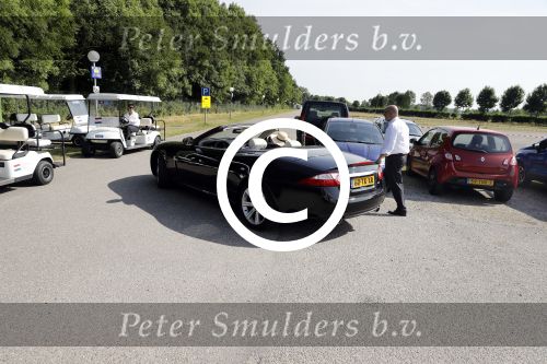 Haarzuilens 21 juni 2017
Haringparty bij kasteel de Haar. Frits Kroymans arriveert met zijn dochter in jaguar cabrio