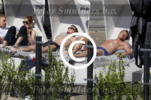 Amsterdam 26 mei 2017
De toppers Gerard Joling en Jeroen v d Boom met zijn vrouw Dani en Wino Omtzigt in hetb zonnetje bij het Amstel Hotel