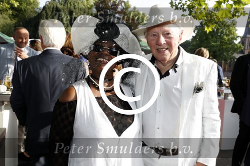 Haarzuilens 21 juni 2017
Haringparty bij kasteel de Haar. Gerda Havertong met man