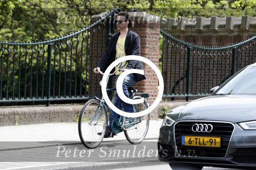 Amsterdam 23 mei 2017
Hans Teeuwen op de fiets in Amsterdam