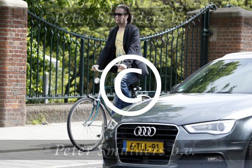 Amsterdam 23 mei 2017
Hans Teeuwen op de fiets in Amsterdam