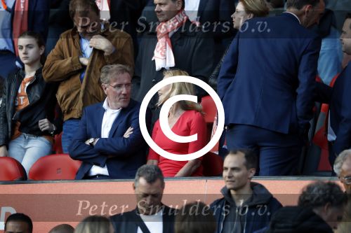 Rotterdam 9 juni 2017Hans v Breukelen met zijn vriendin Carolein op de trivbune bij Nederland - Luxemburg in de kuip