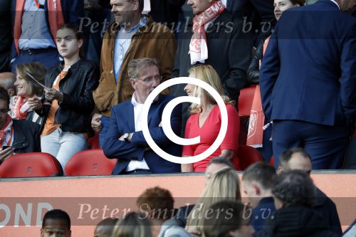 Rotterdam 9 juni 2017Hans v Breukelen met zijn vriendin Carolein op de trivbune bij Nederland - Luxemburg in de kuip