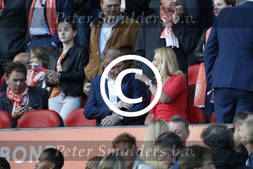 Rotterdam 9 juni 2017
Hans v Breukelen met zijn vriendin Carolein op de trivbune bij Nederland - Luxemburg in de kuip