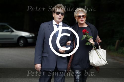 Vught 13 juni 2017
Herdenkingsdienst/ begrafenis van Sandra Reemer in kasteel Maurick. Hans v Hemert met partner