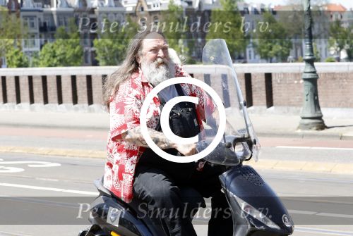 Amsterdam 26 mei 2017
Henk Schiffmacher op zijn scooter