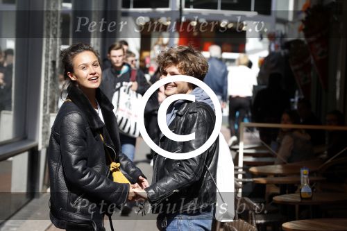 Amsterdam 8 juni 2017
Holly Brood met haar vriend Soy Kroon in het centrum van Amsterdam