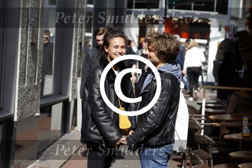 Amsterdam 8 juni 2017
Holly Brood met haar vriend Soy Kroon in het centrum van Amsterdam