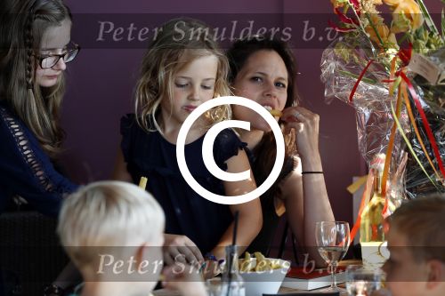 Zandvoort 1 juni 2017 
Boekpresentatie Peter Romer en zijn vrouw Anet Hock in standtent Rapa Nui . Hun kinderen waaronder Thijs en Nienke kregen het eerste boek. Het boek heet en nu ik! Thijs kwam voor het eerst met zijn nieuwe vriendin Igone de Jongh en zijn dochter Sammie