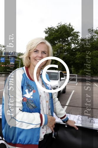 Hilversum 21 mei 2017
Bart \'s mediarun op het mediapark tbd de Bart de Graaff foundation. Aanwezig zus Miriam en moeder Marianne  van Bart de Graaff. Bridget Maasland zoon Mees , Kees Tol Howard Komproe en Jan Heemskerk lopen mee. Irene Moors presenteert het geheel.