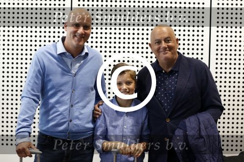 Schiphol Stockholm 24 mei 2017
Vertrek supporters Ajax naar Stockholm. Jack v gelder met zoon en kleinzoon