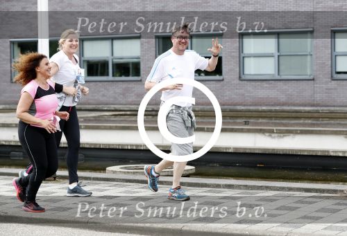 Hilversum 21 mei 2017
Bart \'s mediarun op het mediapark tbd de Bart de Graaff foundation. Aanwezig zus Miriam en moeder Marianne  van Bart de Graaff. Bridget Maasland zoon Mees , Kees Tol Howard Komproe en Jan Heemskerk lopen mee. Irene Moors presenteert het geheel.