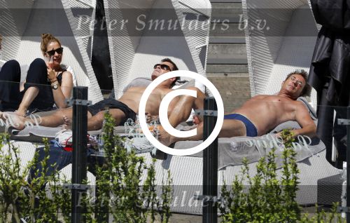 Amsterdam 26 mei 2017
De toppers Gerard Joling en Jeroen v d Boom met zijn vrouw Dani en Wino Omtzigt in hetb zonnetje bij het Amstel Hotel