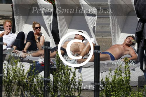 Amsterdam 26 mei 2017
De toppers Gerard Joling en Jeroen v d Boom met zijn vrouw Dani en Wino Omtzigt in hetb zonnetje bij het Amstel Hotel