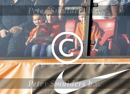 Rotterdam 9 juni 2017
Nederland - Luxemburg in de kuip . De wedstrijd dat Wesley Sneijder record international wordt en waar Ruud Gullit en Dick Advocaat voor het eerst bondscoach en assistent zijn. Yolanthe Sneijder Cabau zit op de tribune met zoons Jessey en Xess Xava