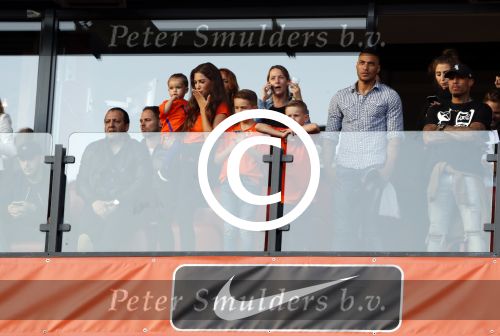 Rotterdam 9 juni 2017
Nederland - Luxemburg in de kuip . De wedstrijd dat Wesley Sneijder record international wordt en waar Ruud Gullit en Dick Advocaat voor het eerst bondscoach en assistent zijn. Yolanthe Sneijder Cabau zit op de tribune met zoons Jessey en Xess Xava