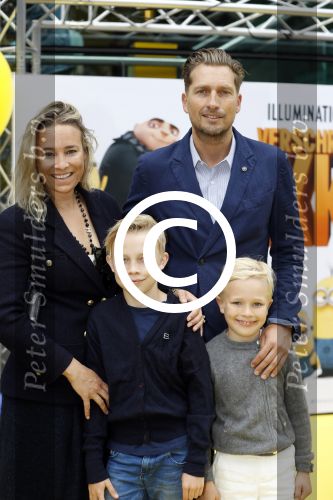Amsterdam 17 juni 2017  
Premiere verschrikkelijke ikke in pathe arena. Jetteke van Lexmond, partner Alex Jaspers en kinderen