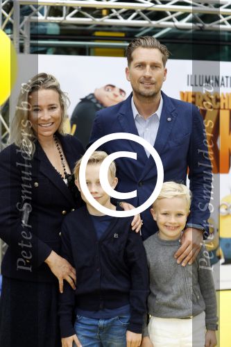Amsterdam 17 juni 2017  
Premiere verschrikkelijke ikke in pathe arena. Jetteke van Lexmond, partner Alex Jaspers en kinderen