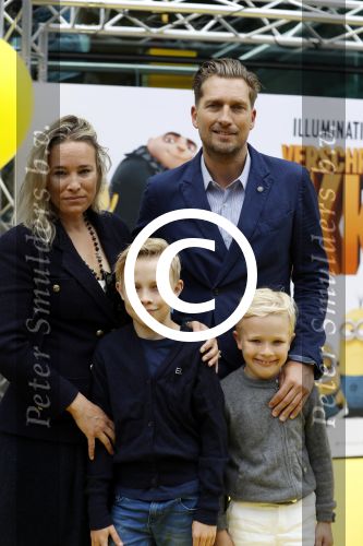 Amsterdam 17 juni 2017  
Premiere verschrikkelijke ikke in pathe arena. Jetteke van Lexmond, partner Alex Jaspers en kinderen
