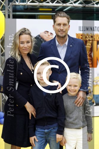 Amsterdam 17 juni 2017  
Premiere verschrikkelijke ikke in pathe arena. Jetteke van Lexmond, partner Alex Jaspers en kinderen
