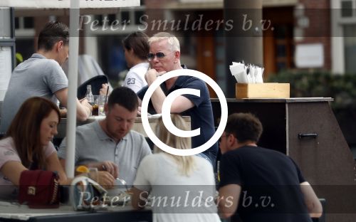 Amsterdam 2 juni 2017
John Lukken met vriend op terras