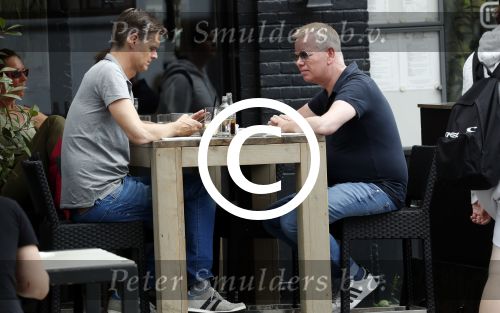 Amsterdam 2 juni 2017
John Lukken met vriend op terras