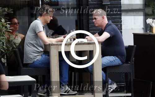 Amsterdam 2 juni 2017
John Lukken met vriend op terras